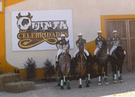 Celebridades da Baracha experimentam Horseball...