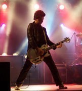 Rock Band UHF edits «Racing Horses»