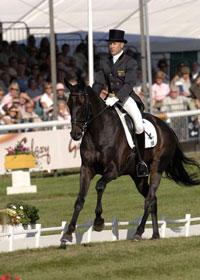 Australianos dominam em Burghley