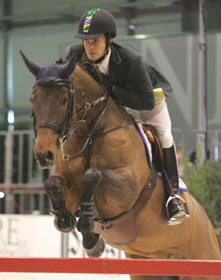 Alves races to victory in Stuttgart