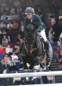 Triunfo de Meredith Michaels-Beerbaum no GP Ta&ccedil;a do Mundo de Estugarda