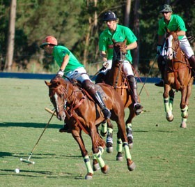 Vit&oacute;ria das equipas La Varzea e Lusitania na 1&ordf; jornada da Ta&ccedil;a de Bronze