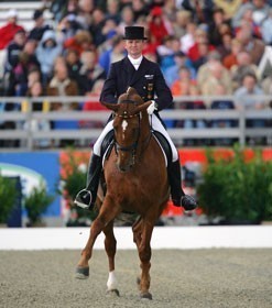 Hubertus Schmidt lança convite especial...