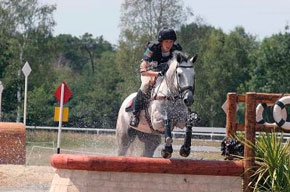 Dois portugueses inscritos no Cto. da Europa de Concurso Completo