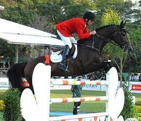 Luciana Diniz em quarto lugar na prova grande do CSI5* de São Paulo