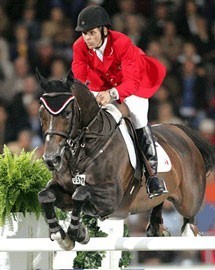 Hickstead operado a uma cólica