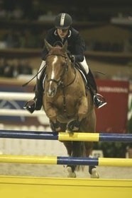 Luciana Diniz em 17&ordm; na jornada inaugural do Indoor de Paris