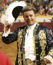 João Moura sai em ombros no Campo Pequeno