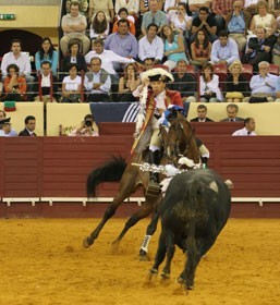 Grande Triunfo de Caetanos e Bastinhas em noite de alternativa