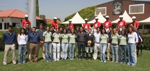 Abertura oficial com chuva de bandeiras