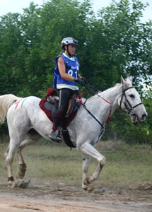 Maria Alvarez Ponton clenched individual Gold