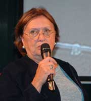 Mariette Withages demite-se do Comité de Dressage da FEI