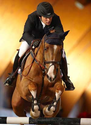 Luís Sabino Gonçalves lesionado após queda