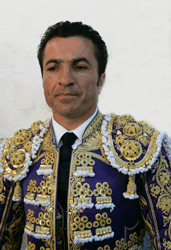 "El Fundi" sofre fractura dupla do crânio