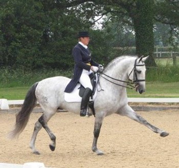 Kyra e Rico vencedores em Hartpury