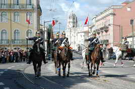 Limpar cavalariças custa 378 mil euros por ano ...