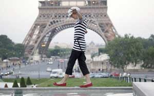 Incr&iacute;vel mas verdade, Paris mant&eacute;m a lei...