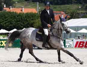 Michel Hecart wins the opening competition of the CSI of A Coruña.