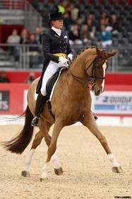 Ulla Salzgeber ganha o Grande Prémio do CDI-W de Lyon