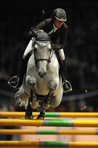 Vitória de Pénélope Leprevost no Grande Prémio Gucci