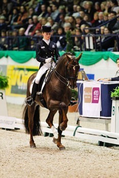 Helen Langehanenberg assume a lideran&ccedil;a da Ta&ccedil;a do Mundo FEI
