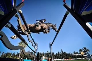 Steve Guerdat ganha o Grande Prémio Invitational 1
