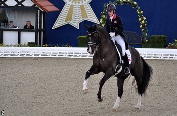 Charlotte Dujardin breaks dressage world record