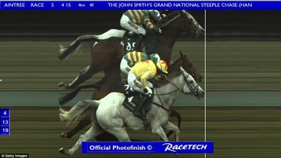 Neptune Collonges ganha o Grand National 2012