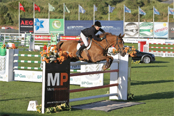 Marion Hughes brilha na segunda jornada do CSI do Vimeiro