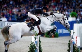 Luciana Diniz festeja 3º lugar no GP Taça do Mundo de Estugarda