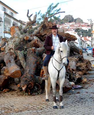 O acender do Madeiro em Penha Garcia