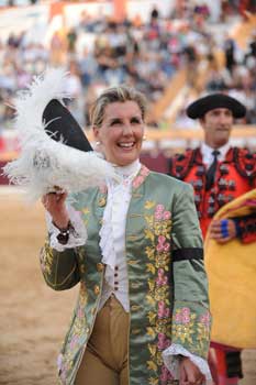 Tauroleve apodera Ana Batista