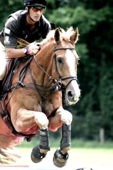 Andrew Nicholson em Sevilha para renovar a sua quadra