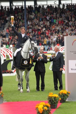 Ben Maher wins the WARSTEINER Prize, Prize of Europe – British victory in the first major jumping competition in Aachen