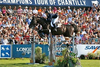 Vitória brilhante de Beezie Madden no Grande Prémio do GCT de Chantilly: Luciana Diniz em décimo segundo (vídeo)