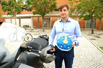 Universidade de Aveiro inova com capacete em cortiça também para equitação