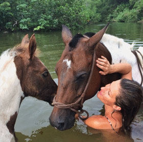 Gisele Bündchen e o filho partilham paixão por cavalos