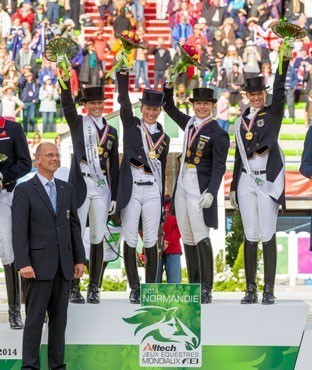 WEG 2014:Germans prove untouchable for Dressage team gold (VÍDEO)
