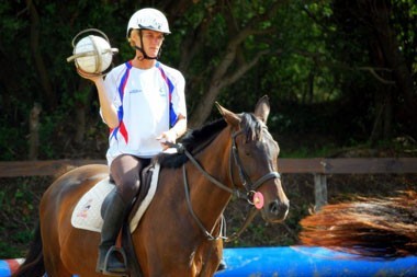 Marie Quétier gravemente magoada devido a uma queda