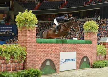 Jessica Springsteen clears the wall at 2,08m (VIDEO)