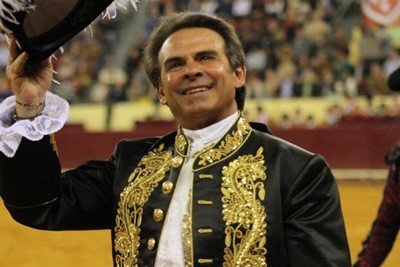 Joaquim Bastinhas doa traje ao Museu do Campo Pequeno