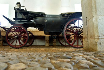 Transferência de coches para Museo Nacional dos Coches começou esta segunda-feira