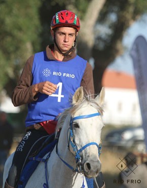 Triunfo de Jo&atilde;o Moura no CEI em Rio Frio