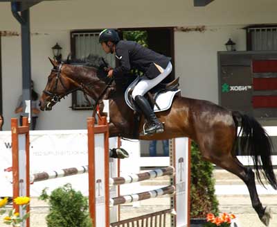 Iranian rider takes out FEI World Jumping Challenge