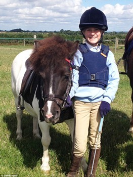 Coice de cavalo mata menina de 9 anos